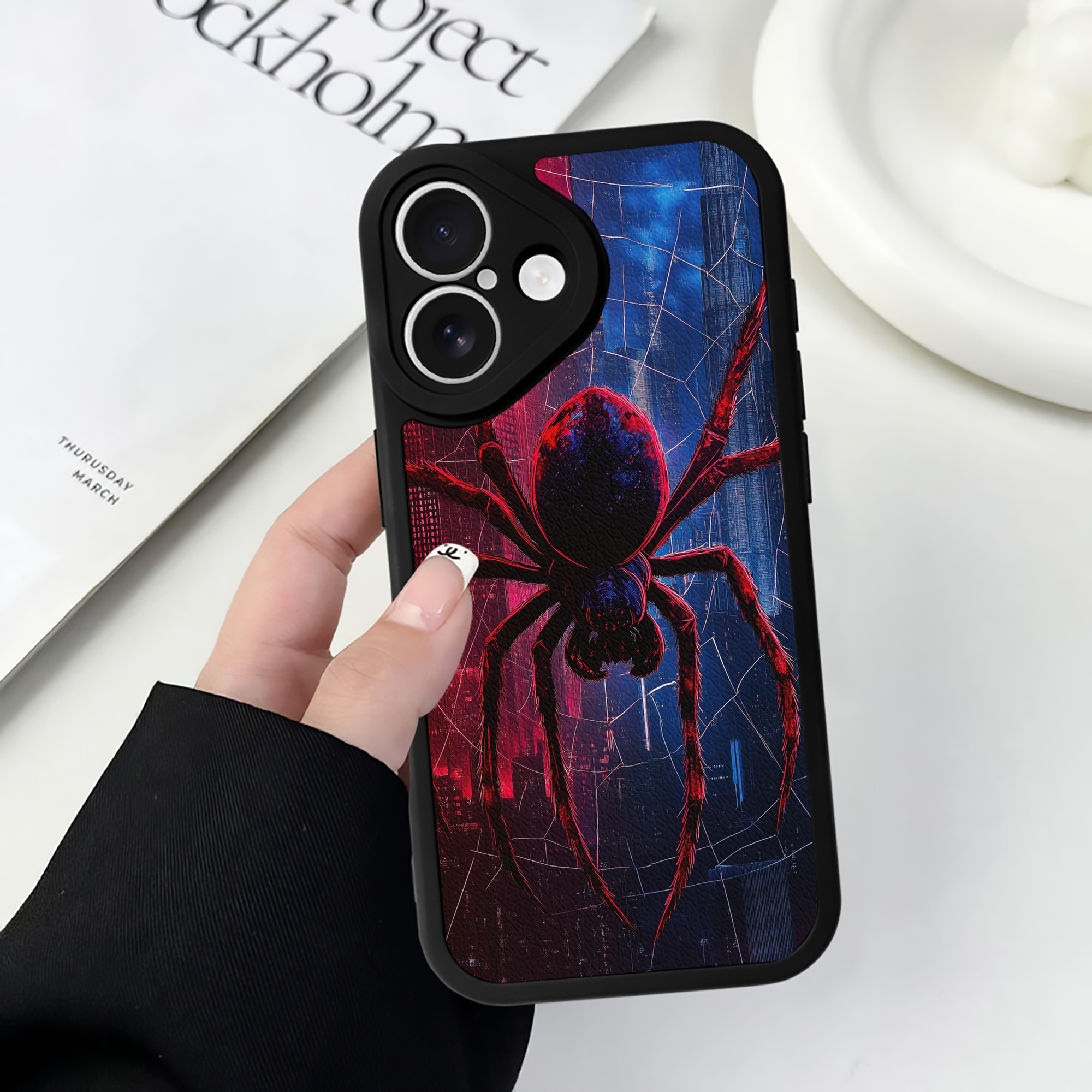 （画像用） Spider Man スパイダーマン 【iPhone 16シリーズ対応】シリコンスマホケース（レザー調） 材質：シリコン